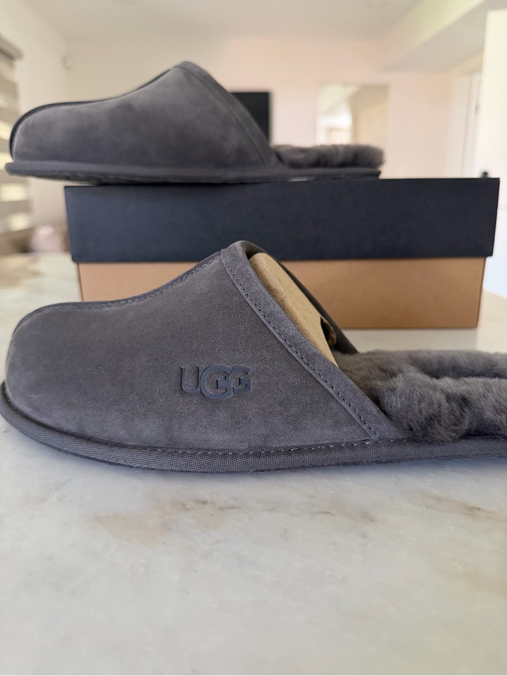 UGG Scuff Men’s Slippers Size 11 Charcoal Grey Suede With Box